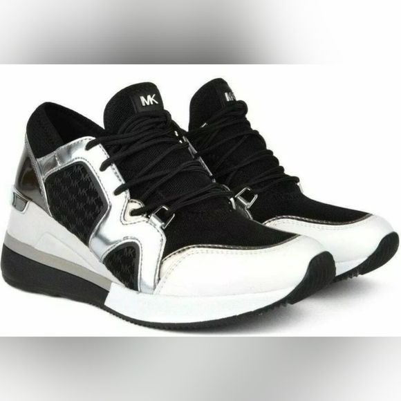 Michael Kors Women's Liv MK Logo Blk/Silver Sneakers Size 9.5 MSRP $239.95 - Picture 1 of 8